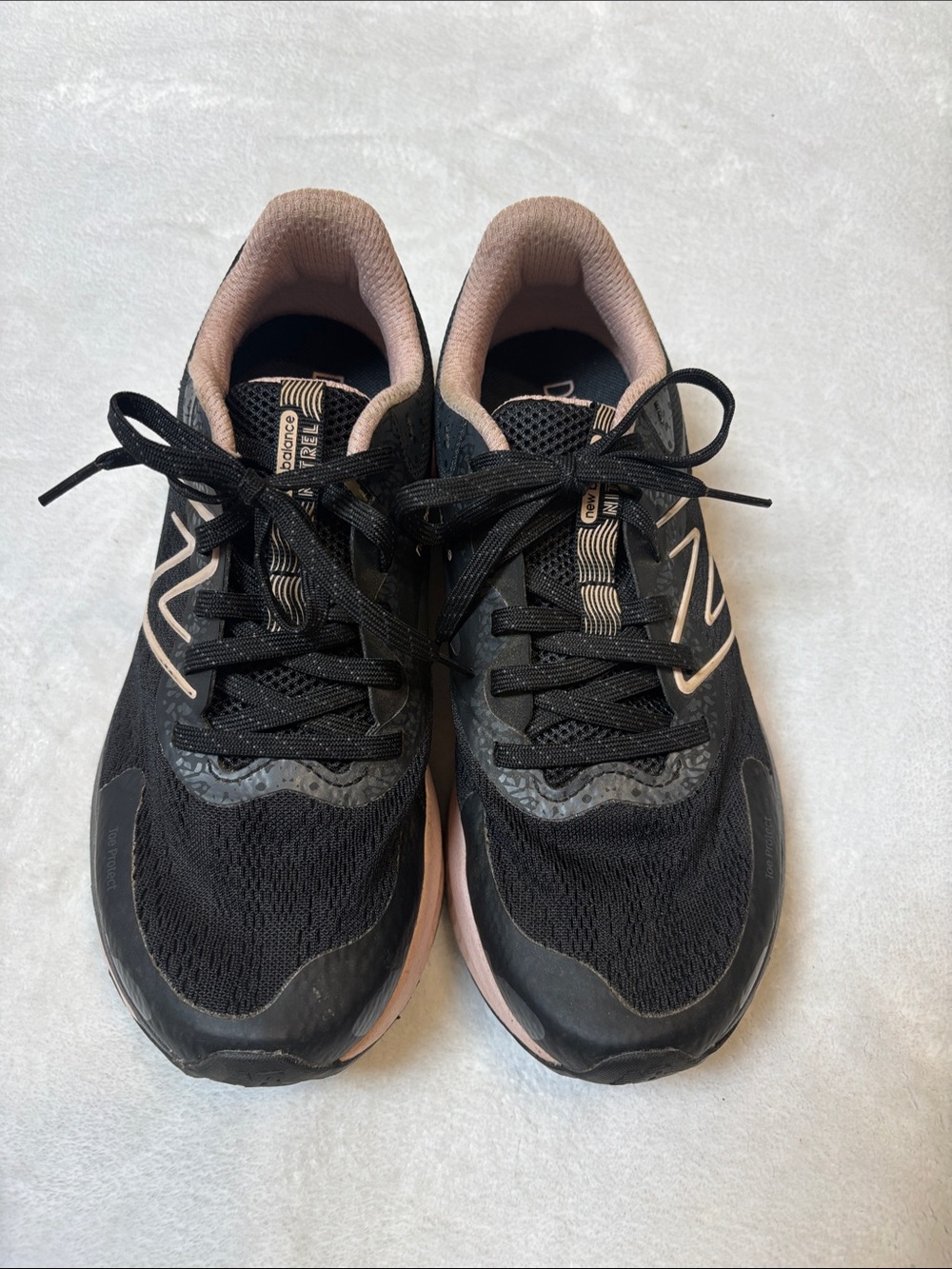 New Balance Women's Black & Light Pink Athletic Trainers